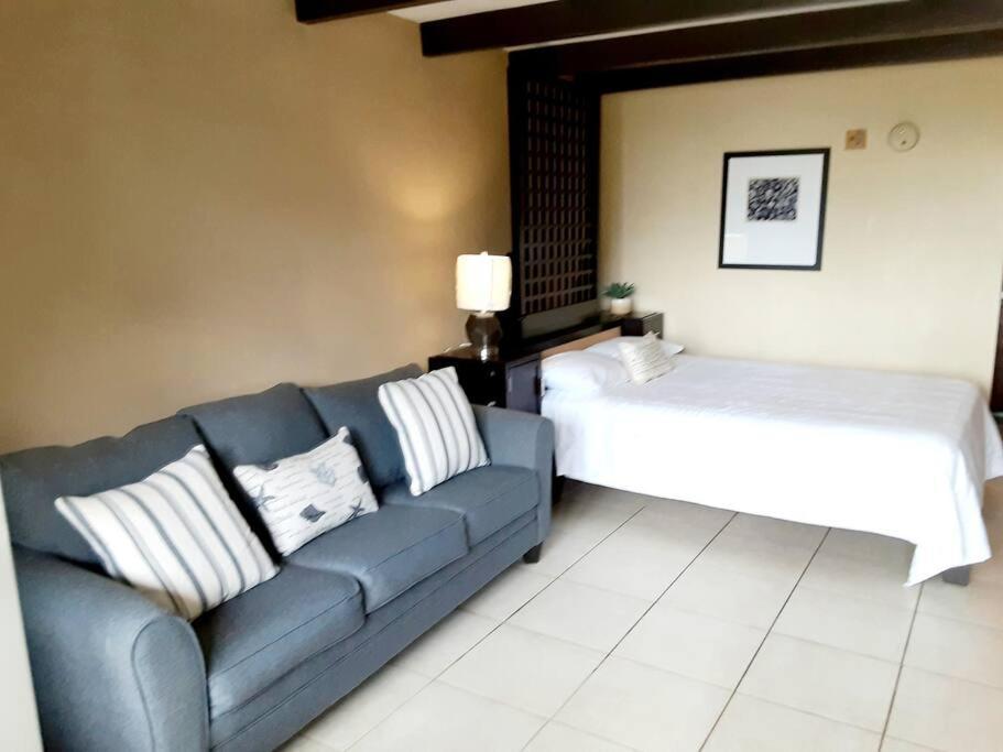 Beautiful One Bedroom Resort-Style Studio With Pool And Beach Access Ruskin Eksteriør billede